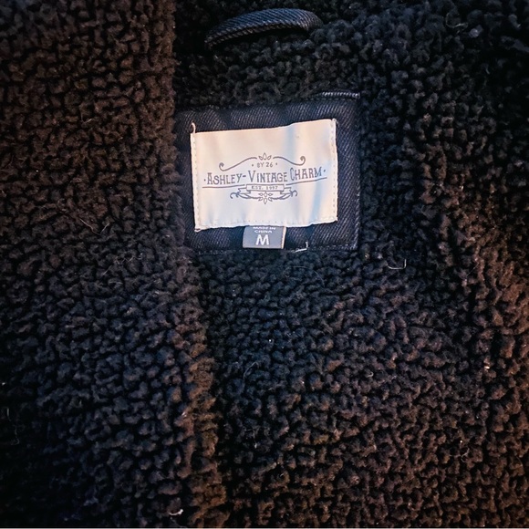 Oversized Sherpa Denim Jacket - Picture 3 of 3